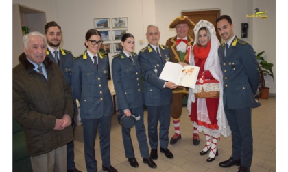 Carnevale benefico di Vercelli: visita alla Guardia di Finanza