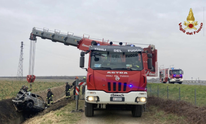 Tremendo incidente: muore carbonizzato sulla A26