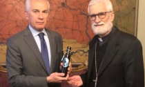 L'olio di Capaci donato all'Arcivescovo di Vercelli