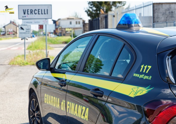 Macchinette irregolari: la Finanza denuncia titolare di bar