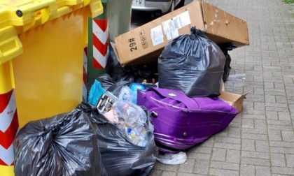 Abbandono rifiuti in via Monte Bianco: individuato il trasgressore