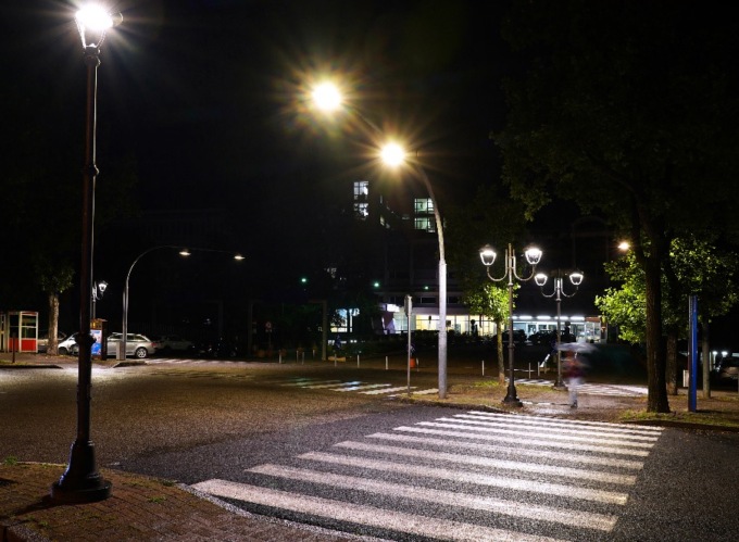 Attraversamenti pedonali vercellesi non illuminati: interrogazione del Pd