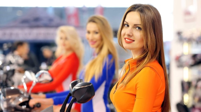 Come scegliere hostess a Milano in modo semplice e veloce