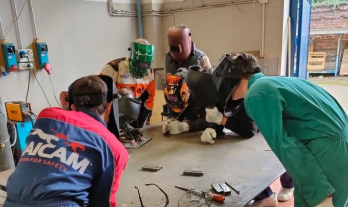 Corso di saldatura per i ragazzi dell’Ipsia Lombardi di Vercelli