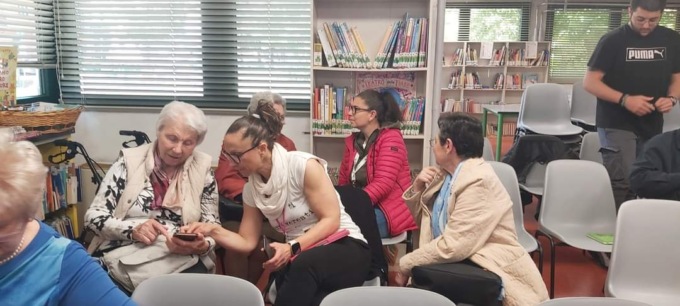 Santhià: a lezione di internet con i ragazzi delle scuole