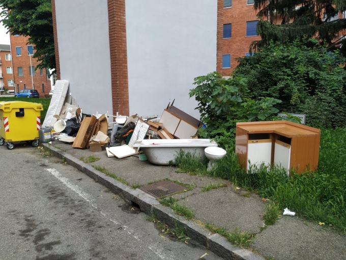 Follia al Concordia: rifiuti abbandonati in otto punti diversi!