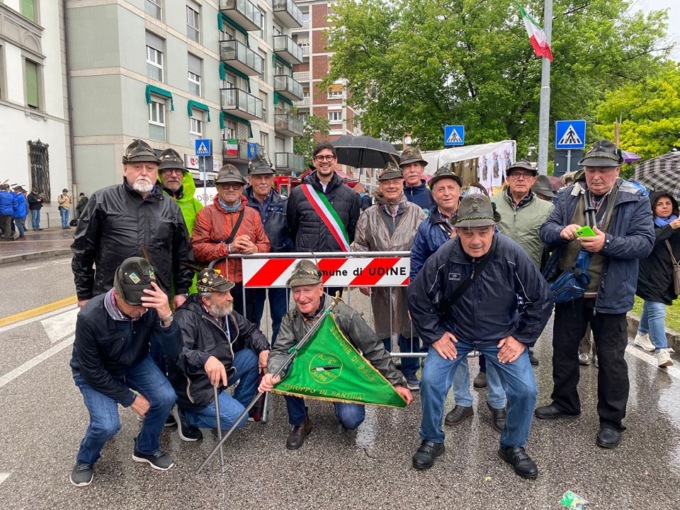 Emozioni a non finire per gli Alpini di Santhià all’Adunata di Udine