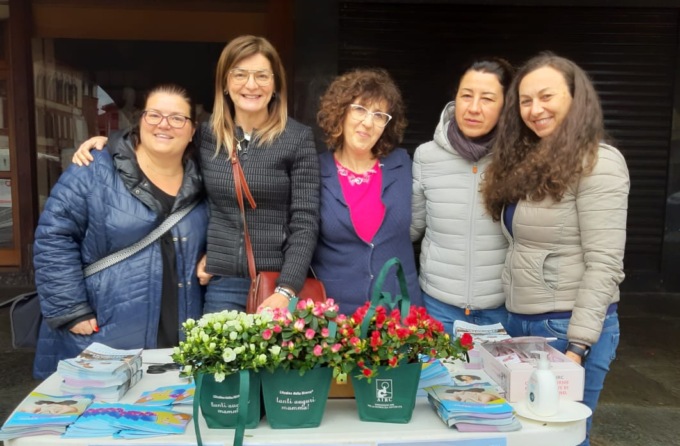 Azalee della ricerca Airc: raccolti circa 40.000 euro sul territorio