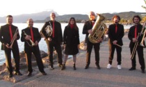 "Saluti in musica" a Santhià con le note degli Ldl Brass Quintet