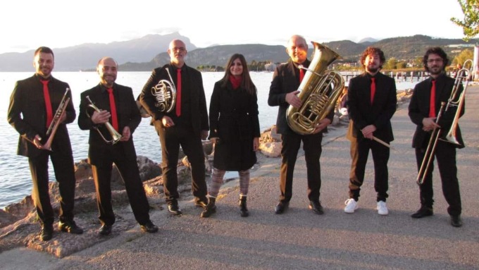 “Saluti in musica” a Santhià con le note degli Ldl Brass Quintet