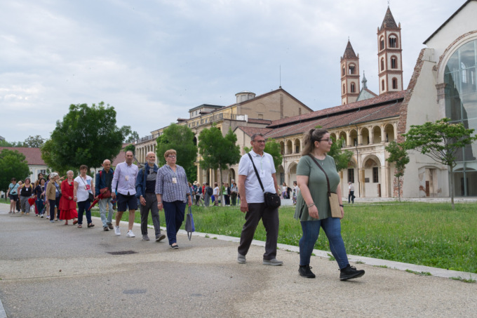 “Andante DiapsiLab”: successo per la  performance itinerante su ascolto e cammino