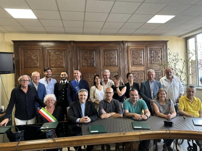 Santhià: conferita la cittadinanza onoraria a don Stefano Bedello