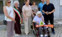 Festeggiamenti in casa di riposo a Santhià per i 102 anni di Pierina