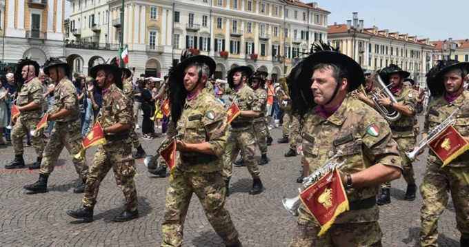 Bersaglieri in festa per il Centenario della sezione di Vercelli