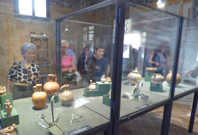 Vercelli: al Museo Leone vetri e altri reperti della Collezione di Francesco Mezzalama