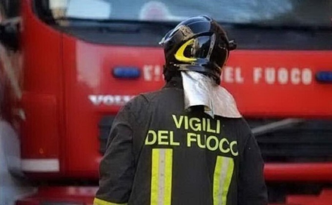Principio d’incendio a Santhià, intervento dei vigili del fuoco