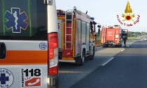 Camper ribaltato sull'A4 a Carisio: due persone ferite