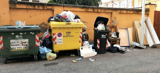 “Via Monte Bo in queste condizioni da tre settimane”