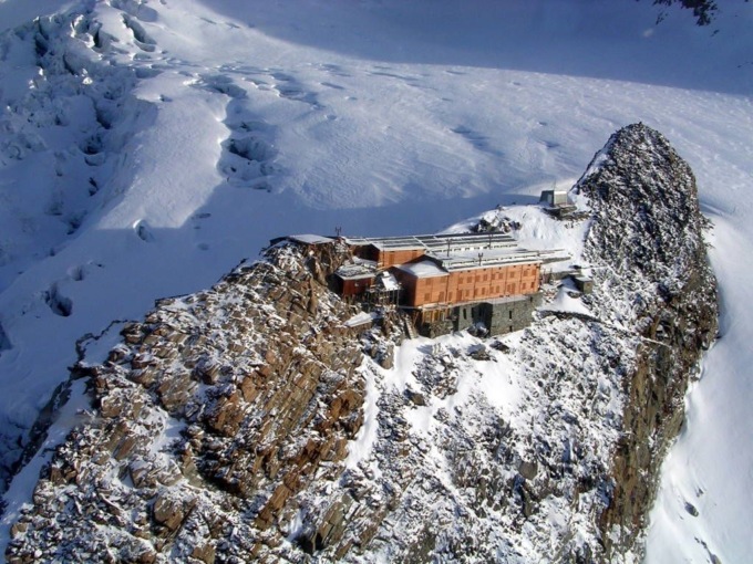 Cade elicottero in Valsesia ma per fortuna gli occupanti si salvano