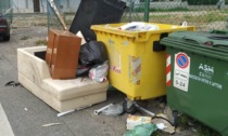 Otto multati per i rifiuti. Ma in via Manzone c'era un'altra discarica