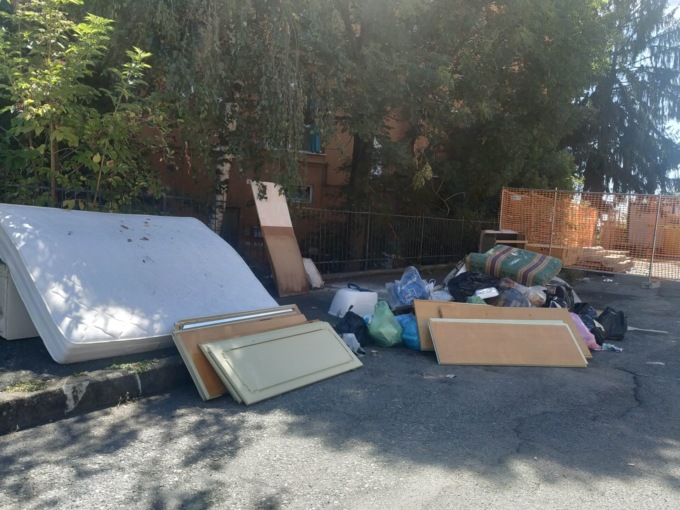 ORA BASTA! (3) – Altra montagna di immondizia all’Aravecchia