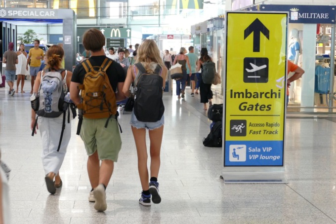 Ferie 2023: raddoppiati i disagi per chi viaggia in aereo