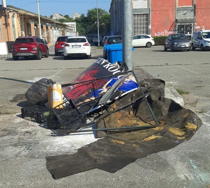 Un altro idiota scarica rifiuti all’ex Montefibre. Beccato immediatamente