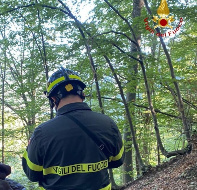 Scivola in un dirupo: persona tratta in salvo a Scopello