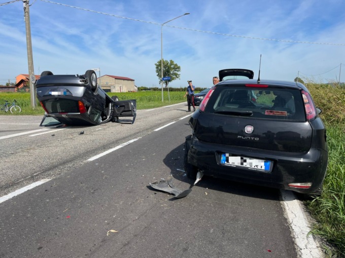 Incidente stradale a Fontanetto Po: morto un centauro