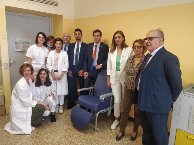 Nuova poltrona per la Diabetologia dell’ospedale di Vercelli
