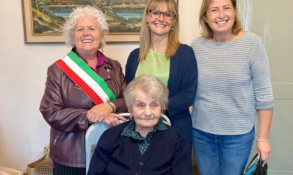 Santhià festeggia la sua "nonna" di 103 anni