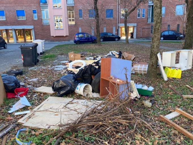Pizzicati due “furbetti” dei rifiuti al rione Concordia di Vercelli