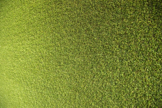 Erba sintetica sul cemento: guida alla perfetta installazione