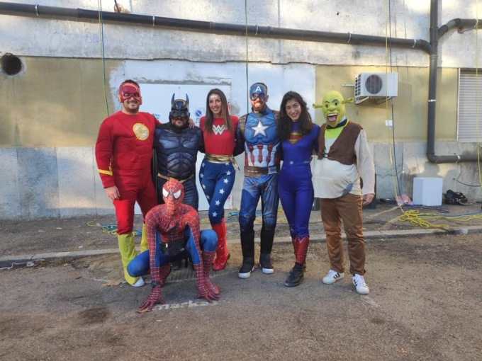 Una giornata speciale con i Supereroi acrobatici all’ospedale di Vercelli – FOTOGALLERY
