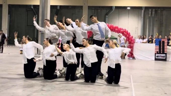 Rollerblot: successo per lo spettacolo natalizio
