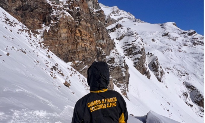 La Guardia di Finanza sequestra pista da sci ad Alagna per ordine della Procura di Vercelli