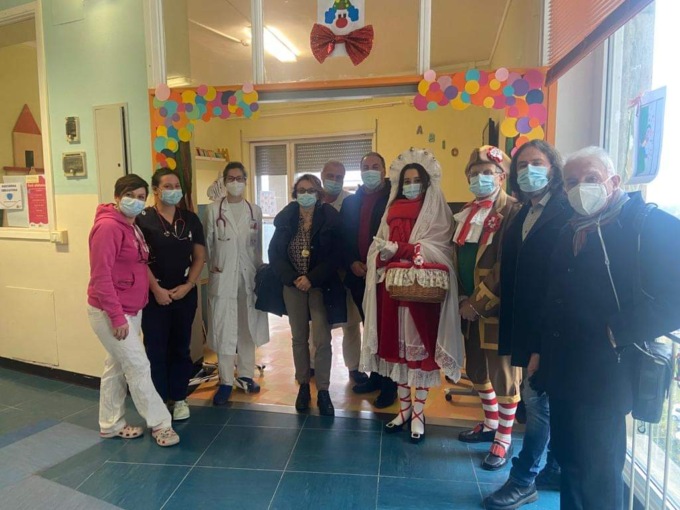 Il Carnevale scalda i cuori dei bimbi ricoverati in Pediatria a Vercelli