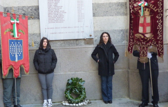 Giorno della Memoria 2024 a Vercelli: cerimonie in Sinagoga e Prefettura