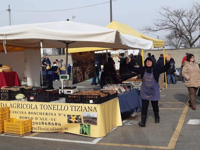 Centinaia di presenze al Mercatino dell’antiquariato di Borgo d’Ale