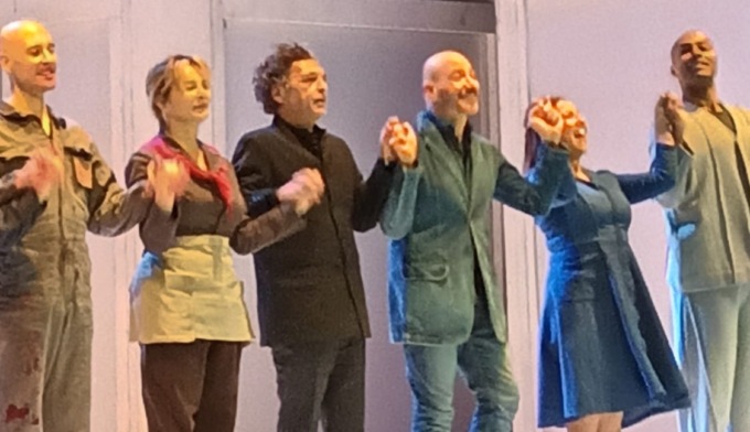 1984: teatro pieno per un dramma di stretta attualità