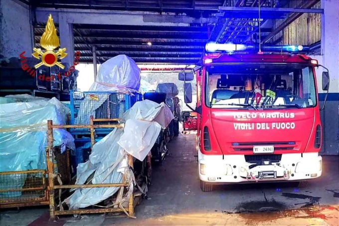 A fuoco un macchinario in un’azienda di Santhià