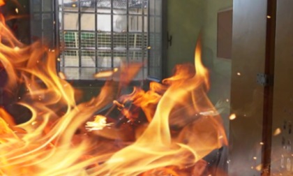 Carcere di Vercelli fra i peggiori d'Italia: fuoco in cella e nove agenti all'ospedale