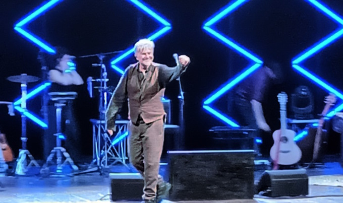 Un vero trionfo per Ron al teatro Civico
