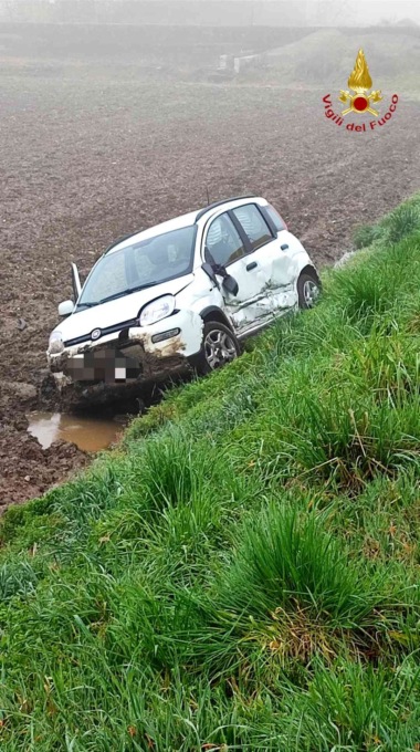 Incidente con tre vetture coinvolte a Caresanablot