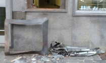Esplosione alle 3 di notte: la banda del bancomat colpisce ad Alice Castello