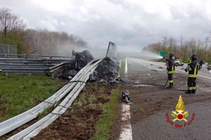 Incidente mortale in autostrada – LE FOTO