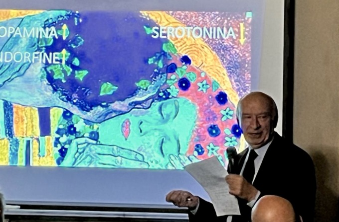 L’amore secondo le neuroscienze: Piergiorgio Fossale entusiasma il Circolo Ricreativo