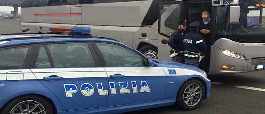Operazione “Gite sicure” della Polstrada con controlli sui pullman