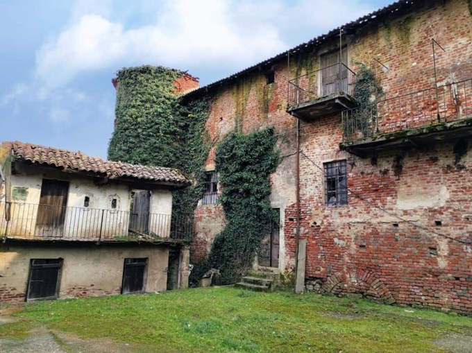 “Valutare un progetto di recupero del borgo di Larizzate”
