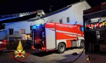 Incendio al un tetto di una villa a Villata questa notte: nessun ferito
